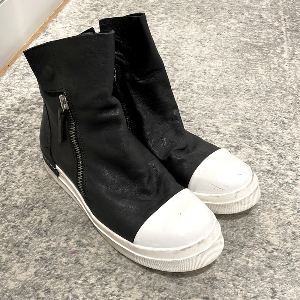 Cinzia Araia High Top Sneakers